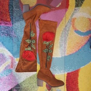 LAST REDUCTION BEFORE DONATION New over the knee brown boots embroidery 8.5